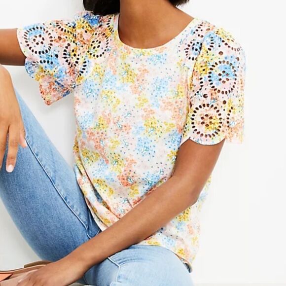 NWT Ann Taylor LOFT 🌸🌼 Floral Cotton Flutter Sleeve -Tee Shirt Size Medium - Picture 1 of 14